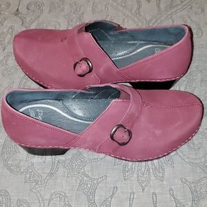 Danske 40 Burgundy Shoes